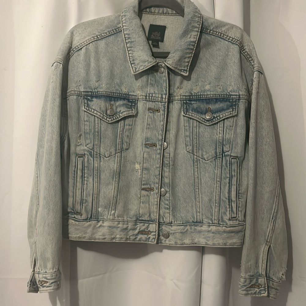 Wild Fable Women's Cropped Denim Trucker Jacket Light Blue Size M